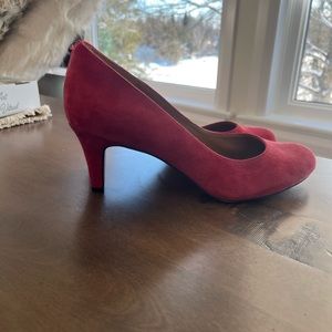 Clark’s suede red pumps, great condition, size 10